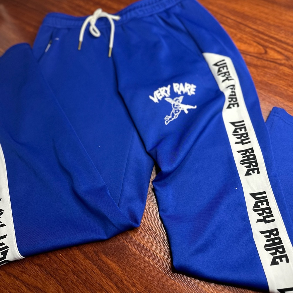 sweat pants